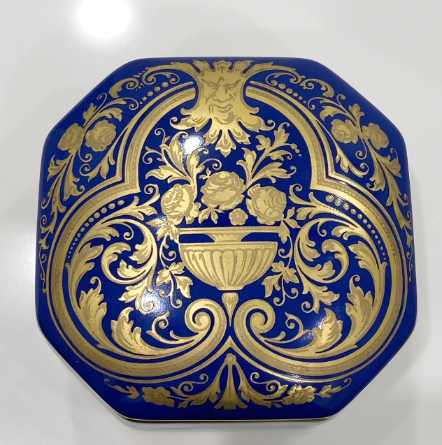 Patek Philippe Limoges Bonbonnière in setting